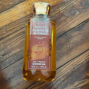 White Pumpkin &Chai +Bora Bora bath &body works shower gel